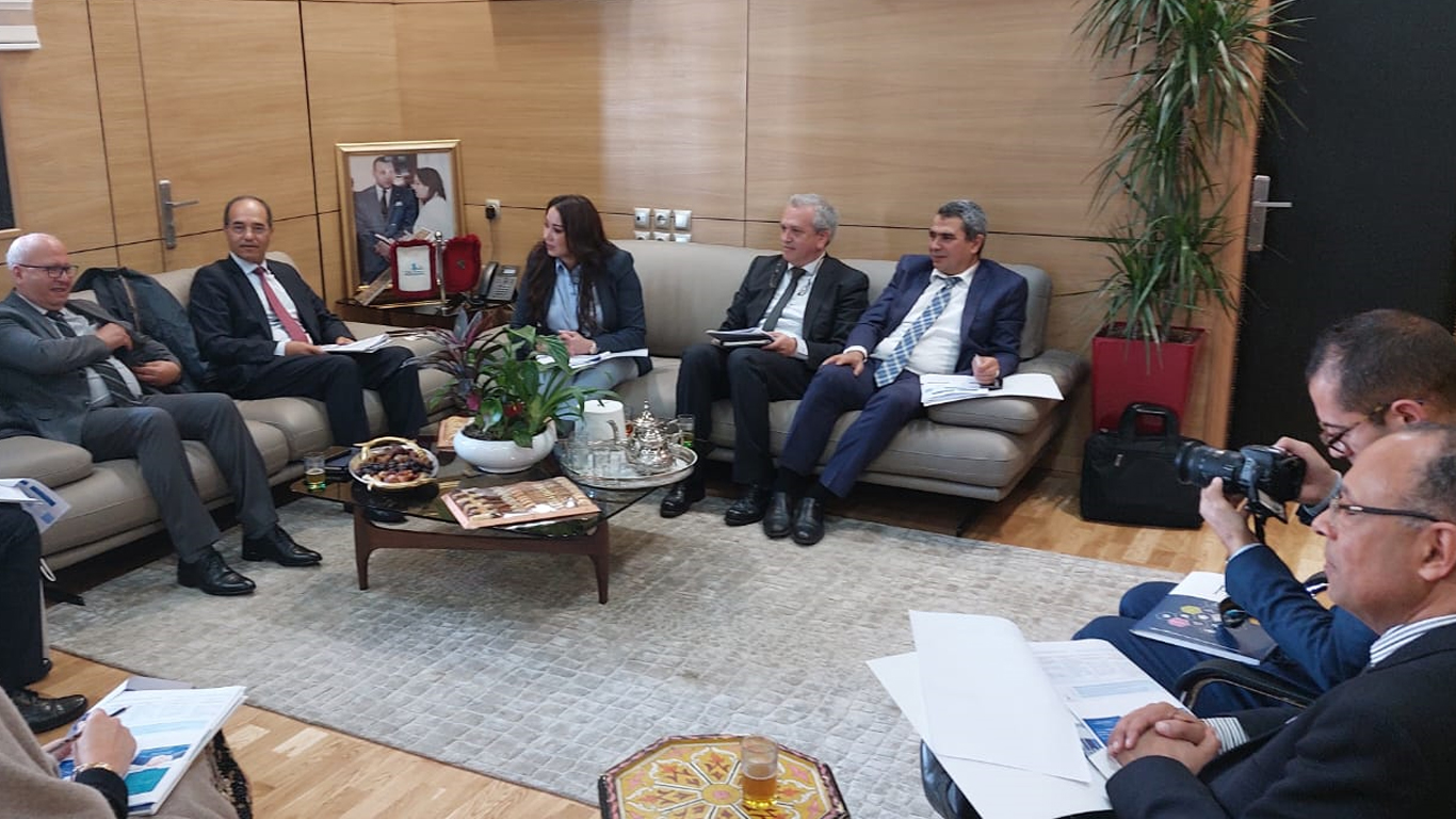 Mme Rmili tient une réunion avec les présidents des universités de Casablanca